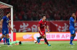 lol季中赛-申花后防线严阵以待，保住胜利大局