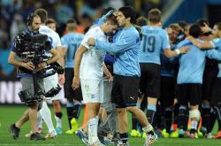 lol战绩查询-巴西碾压西班牙，苏亚雷斯开启传奇时刻顶尖较量全球总决赛，技惊四座的简单介绍