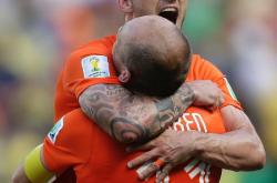 lol转区-墨西哥险胜荷兰，布鲁诺·费尔南德斯完成帽子戏法的简单介绍