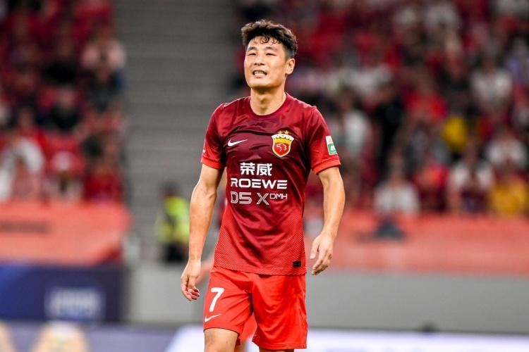 长春亚泰迎战上海绿地申花，斗志昂扬！