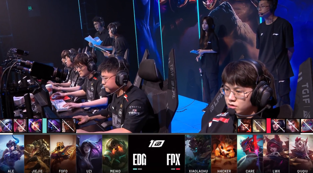 包含FPX血洗TES，Uzi关键团战开团秒人顶尖较量全球总决赛，让粉丝疯狂欢呼的词条