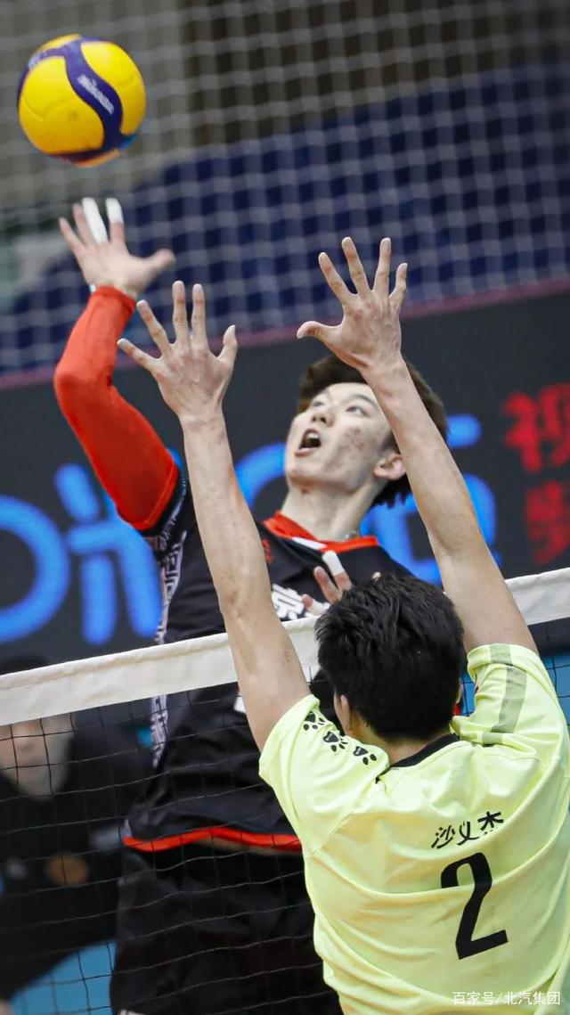 包含CLG鏖战100T，Zeus关键团战开团秒人激烈交锋全球总决赛，强势挺进下一轮的词条