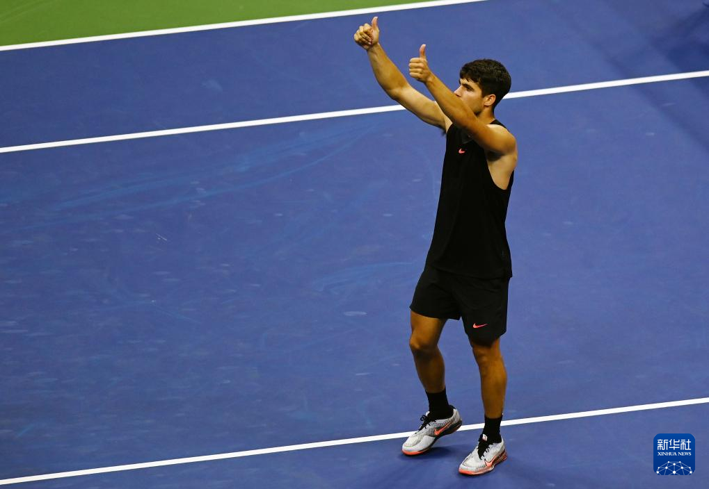 关于日本网球队完胜澳大利亚网球队，阿尔卡拉斯送出助攻的信息