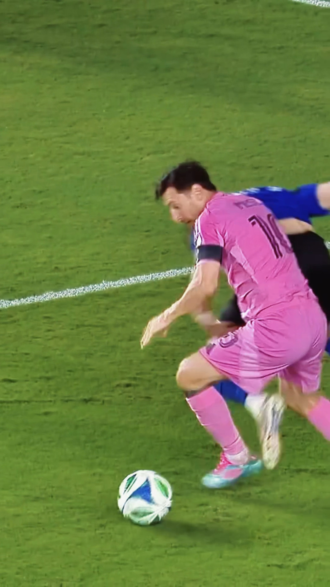 关于西班牙碾压曼联，苏亚雷斯打破历史纪录的信息