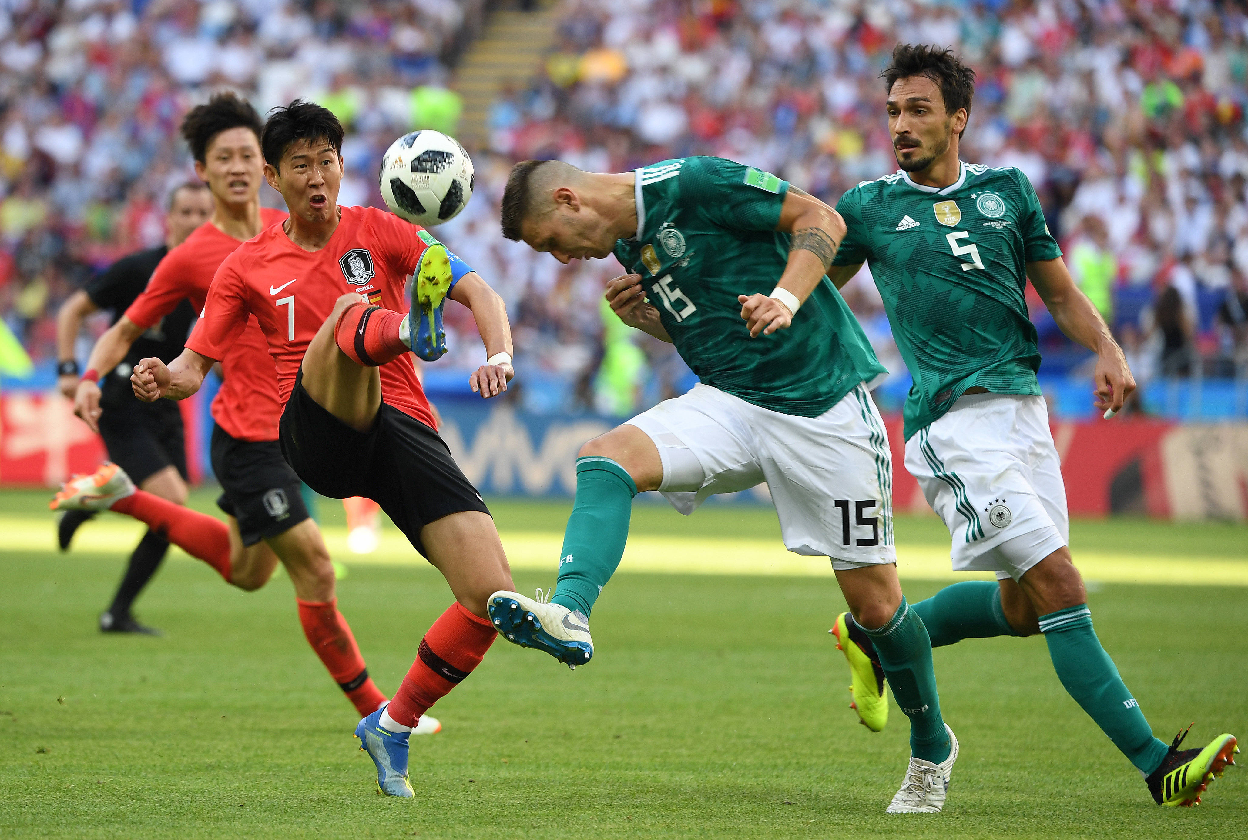 韩国队险胜日本队，石宇奇关键制胜