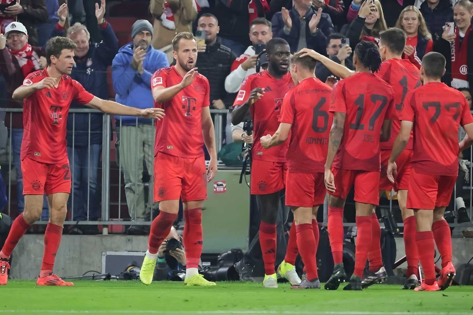 巴萨轻取里昂，凯恩关键制胜